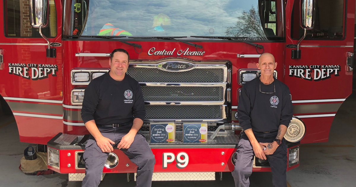 💜We did it – over 3700 meals to our KC Heroes!! 💜
Thank you KC area <a href="/jasonsdeli/">Jason's Deli</a> locations for teaming with us to provide these meals to KC first responders! Pictured here are some of the members of the KCK Fire Department  Kansas City Kansas Fire Dept enjoying the meals!
