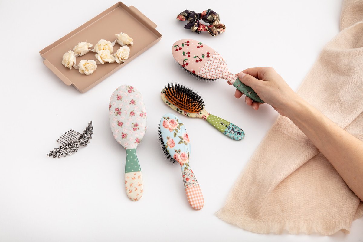 FrenchieMummy's tweet photo. 💖 MOTHER'S DAY GIVEAWAY 💖  #ad

Win a Rock &amp; Ruddle Vintage Brush and Comb Set Worth £42.50

To enter RT &amp; FOLLOW FrenchieMummy &amp; @rockandruddle_ 

https://t.co/FIoHaiZoqA

 #hairbrush #comp #rockandruddle win #freebies https://t.co/lZ92i187xO