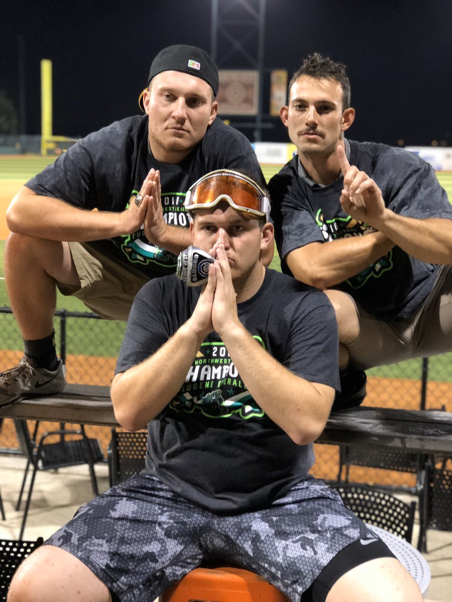 a_brown995's tweet photo. What a trip, man. I can’t wait to make more memories with these awesome people. These are my 4 favorite memories. I miss baseball. #EmeraldReign 💚
Now I nominate:
@Javier_16
@AllanEmsGM
And @KurtzBlurtz https://t.co/Ol1zKDzApN