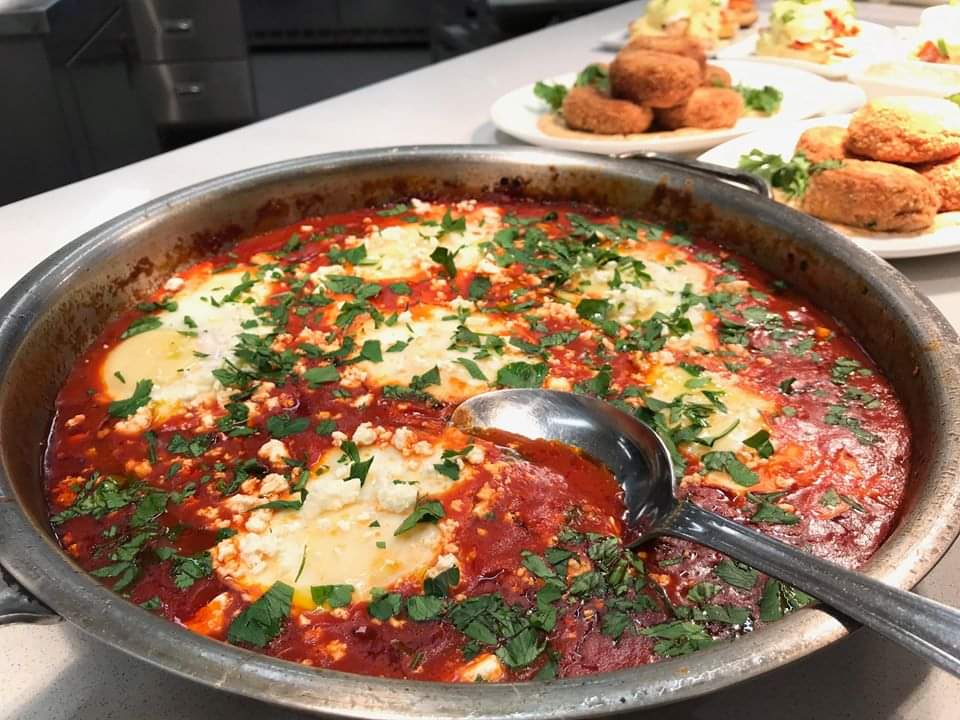 culinarycamps's tweet photo. Eggs for Dinner isn't Weird ;) @eggsoeufs 
Tomato and Pepper Shakshuka

Please go to our Culinary Boot Camps facebook page for full recipe and instructions. 
#BonApetit https://t.co/HVyBzcftZp