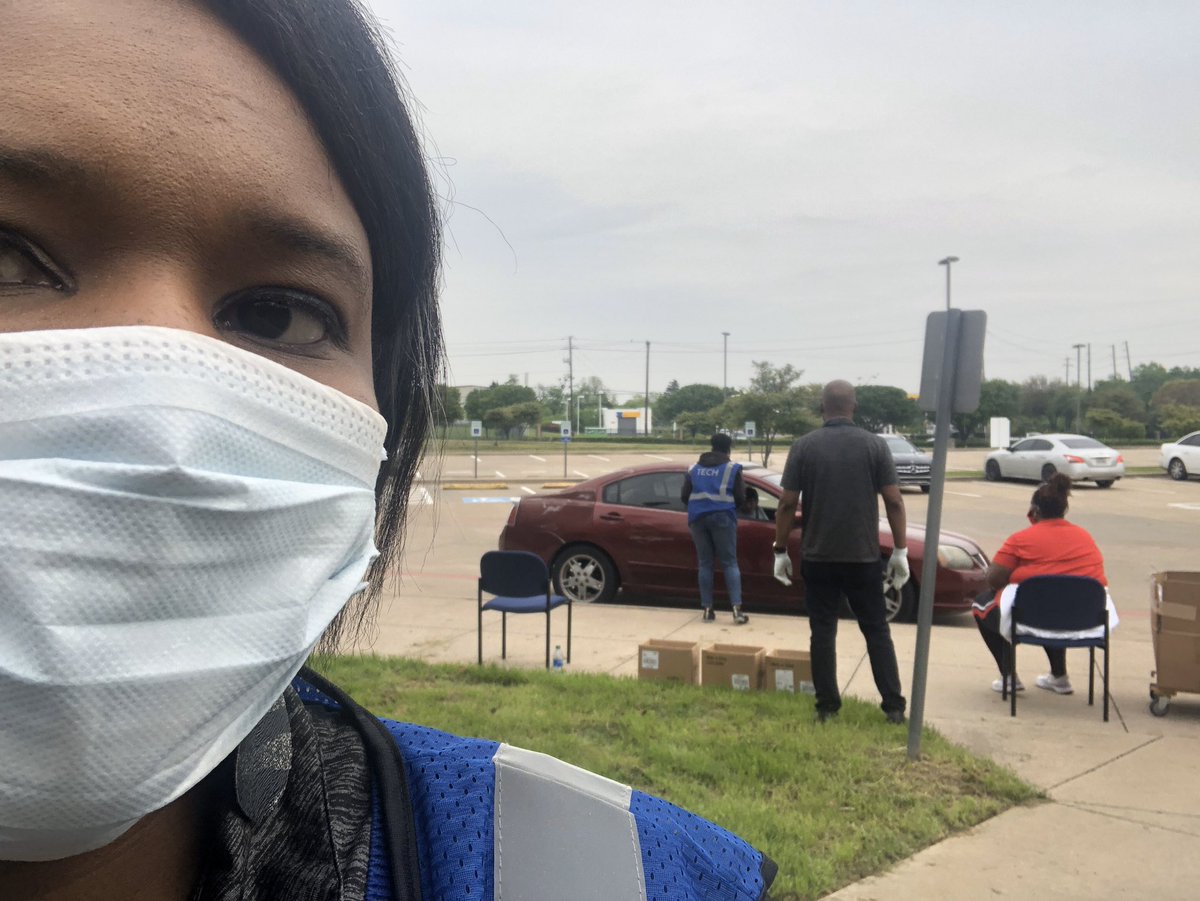CShawntee's tweet photo. The first round of families came out today for loaner Chromebook devices. We are setting our students up for success! We will be deploying tomorrow too to approved students. Thanks Channel 8 for the @dvilletech story! #onlinelearning https://t.co/xgHJSTDD7q