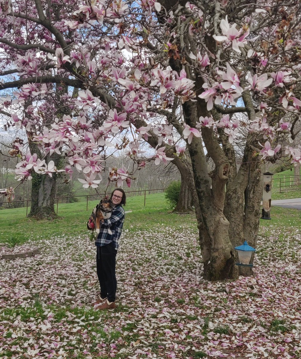 BrielleStarkPhD's tweet image. Happy Monday from BLOOMington and my furry colleagues #screenbreak #optoutside