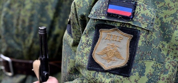 Военкор возмутилась «карантинной» амуницией раненых бойцов ДНР

За вчерашний день из строя армии Донецкой Народной Республики выбыли четыре военнослужащих. Так, четыре бойца на Южном фронте получили ранения разной степени тяжести (двое тяжелых).

polits.info/obschestvo/265…