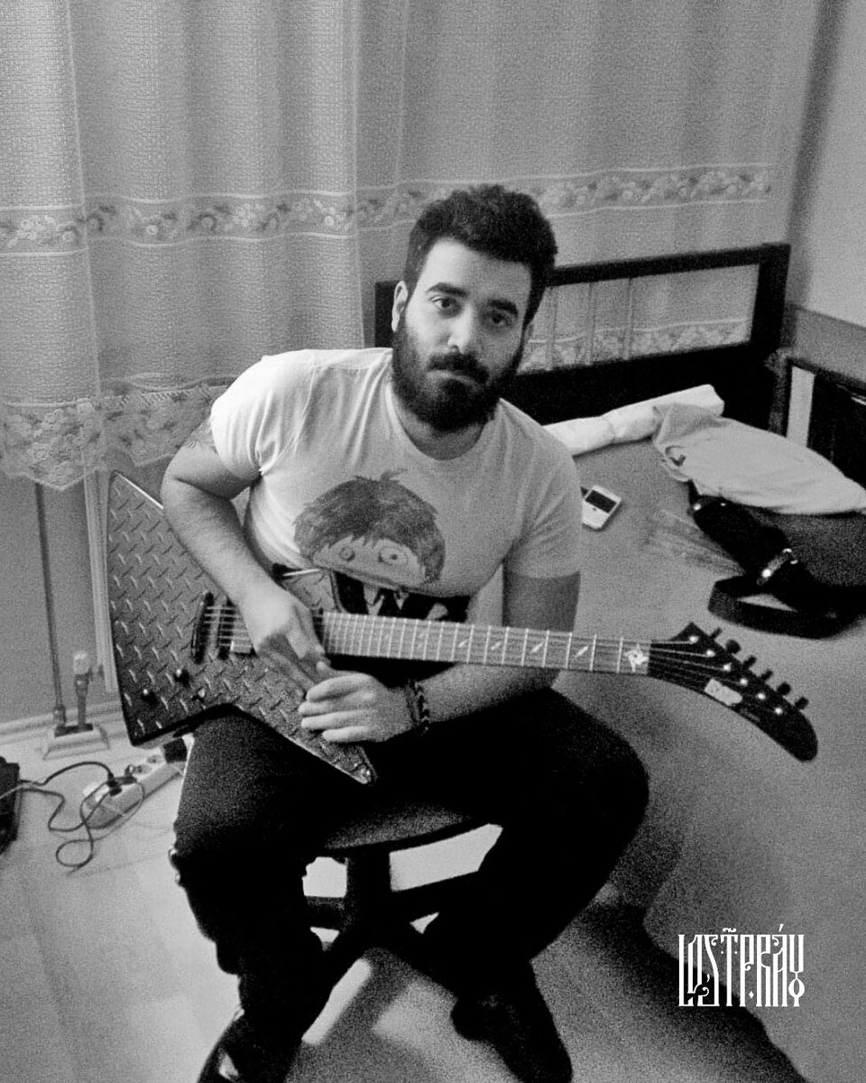 LostprayOffcl's tweet photo. May 2012, Burak in his room with his Esp Jh just before they started Lostpray a year after
•
#lostpray #burakgundogdu #esp #espguitars #espexplorer #jh2 https://t.co/uiGtlN50Kc