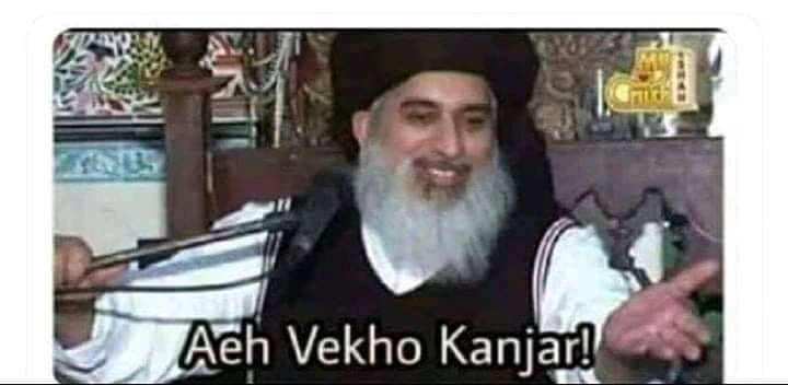 HaroonMoon2's tweet photo. When You're Knocked And your Bois Looted The Boxes Instead Of Reviving Uh,  😒 https://t.co/FbPKKlwf3i