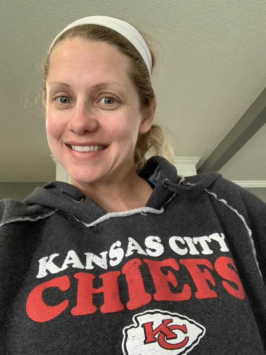 Celebrating day 1 ⁦<a href="/CSTWildcatsMS/">ChisholmTrailMS</a>⁩ virtual spirit week with KC day. #Becst