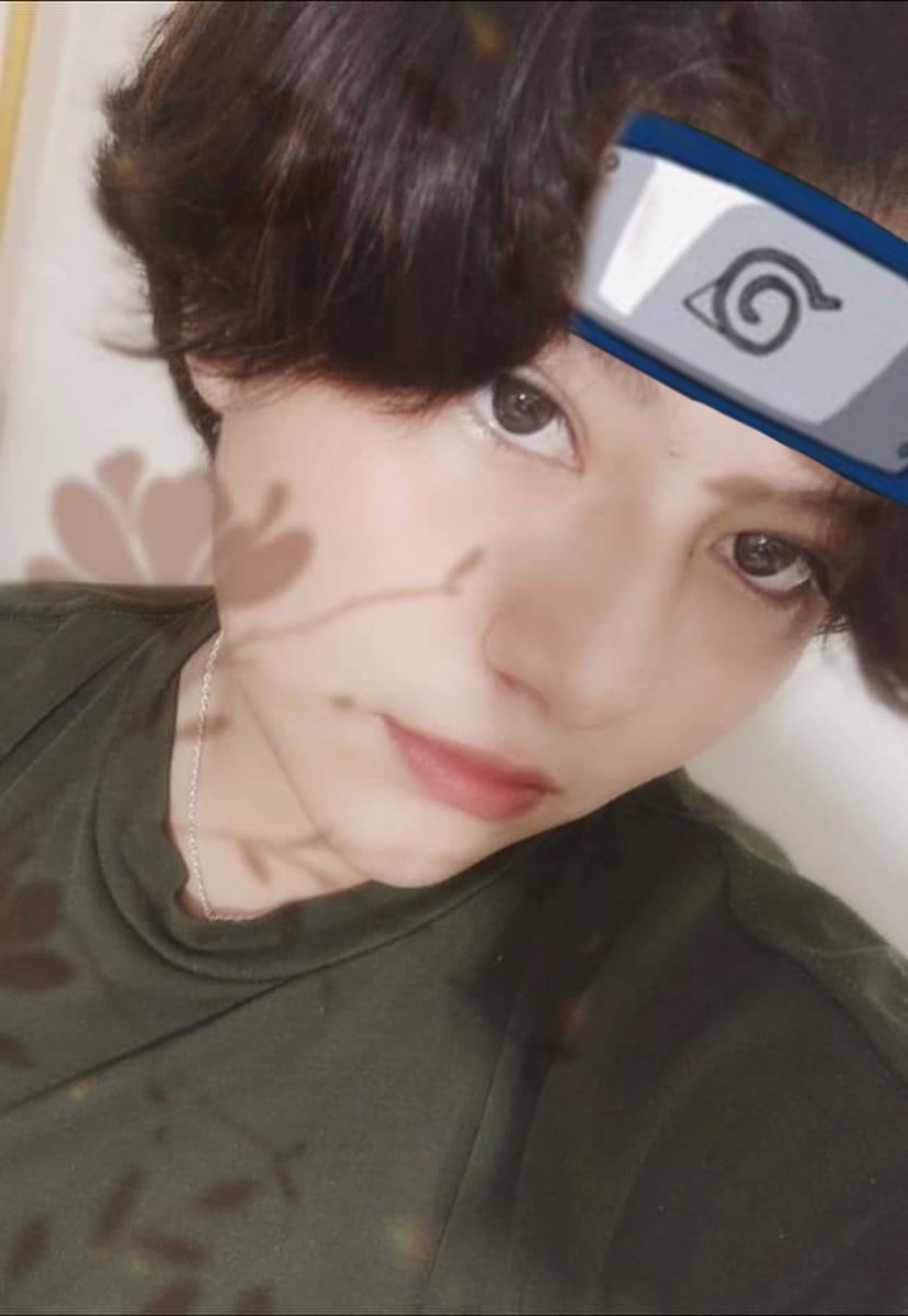 DayannaMartin4's tweet photo. #ARMYSelcaDay #ARSD #BTS #BTSARMY 

Jsjsj en mood Otaku :'v 
Soy un ninja de la aldea de la arena por arenosa ahre xdxd 🤡👌 https://t.co/mjZP5dYnAf