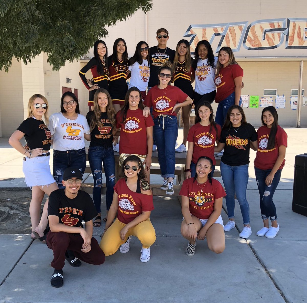 kingdombriii's tweet photo. #TigerPrideWeek @LosBanosTigers 🐯❤️💛 https://t.co/SIsd5lprAI