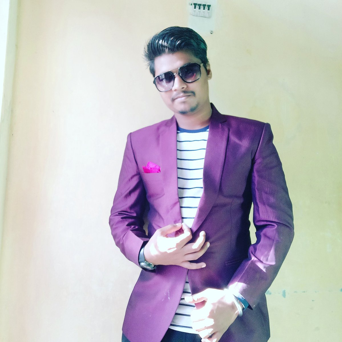 amulyasingh10's tweet photo. Stylish Star Amulya Singh https://t.co/hYxyNxgeRG