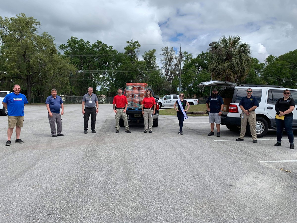 OrlandoPolice's tweet photo. One OPD employee expressed a common concern, supply shortage, the other mentioned @operationbless, who then answered the call. The result? Nearly a thousand officers and deputies across Central FL received 1,500 N95 Masks & 144 sanitation buckets. #randomactsofcommunity https://t.co/O8kxdaROWw