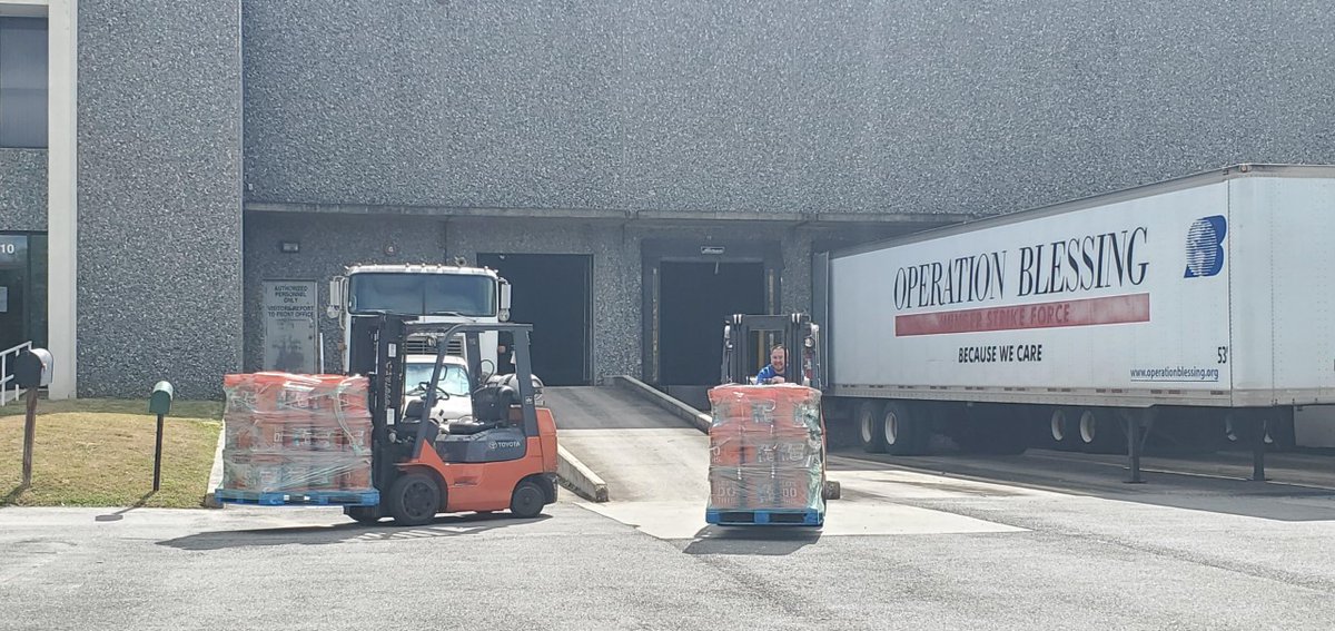 OrlandoPolice's tweet photo. One OPD employee expressed a common concern, supply shortage, the other mentioned @operationbless, who then answered the call. The result? Nearly a thousand officers and deputies across Central FL received 1,500 N95 Masks & 144 sanitation buckets. #randomactsofcommunity https://t.co/O8kxdaROWw