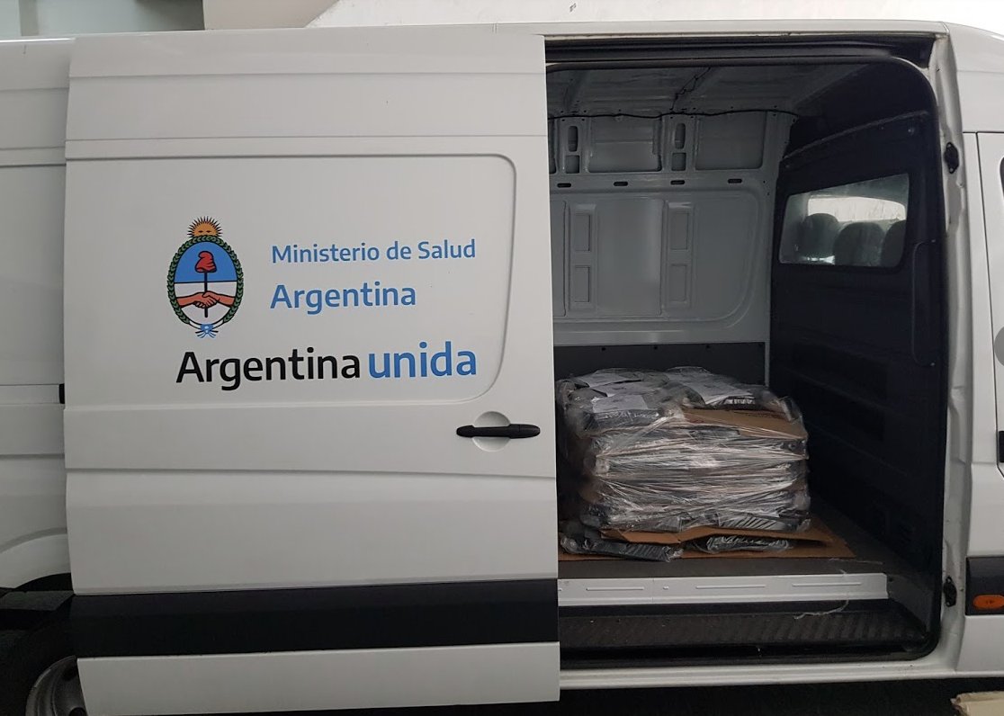 ¡El viernes pasado hicimos la primera donación de 25.000 máscaras al Ministerio de Salud de la Nación!
#DeEstaSalimosJuntos #ArgentinaUnida