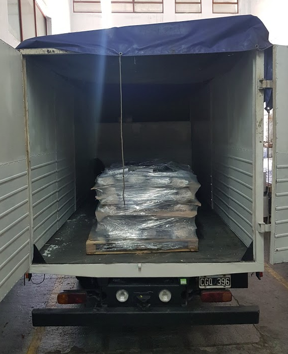 ¡Hoy lunes, donación de 20.000 máscaras al Ministerio de Salud de CABA!

#DeEstaSalimosJuntos #ArgentinaUnida