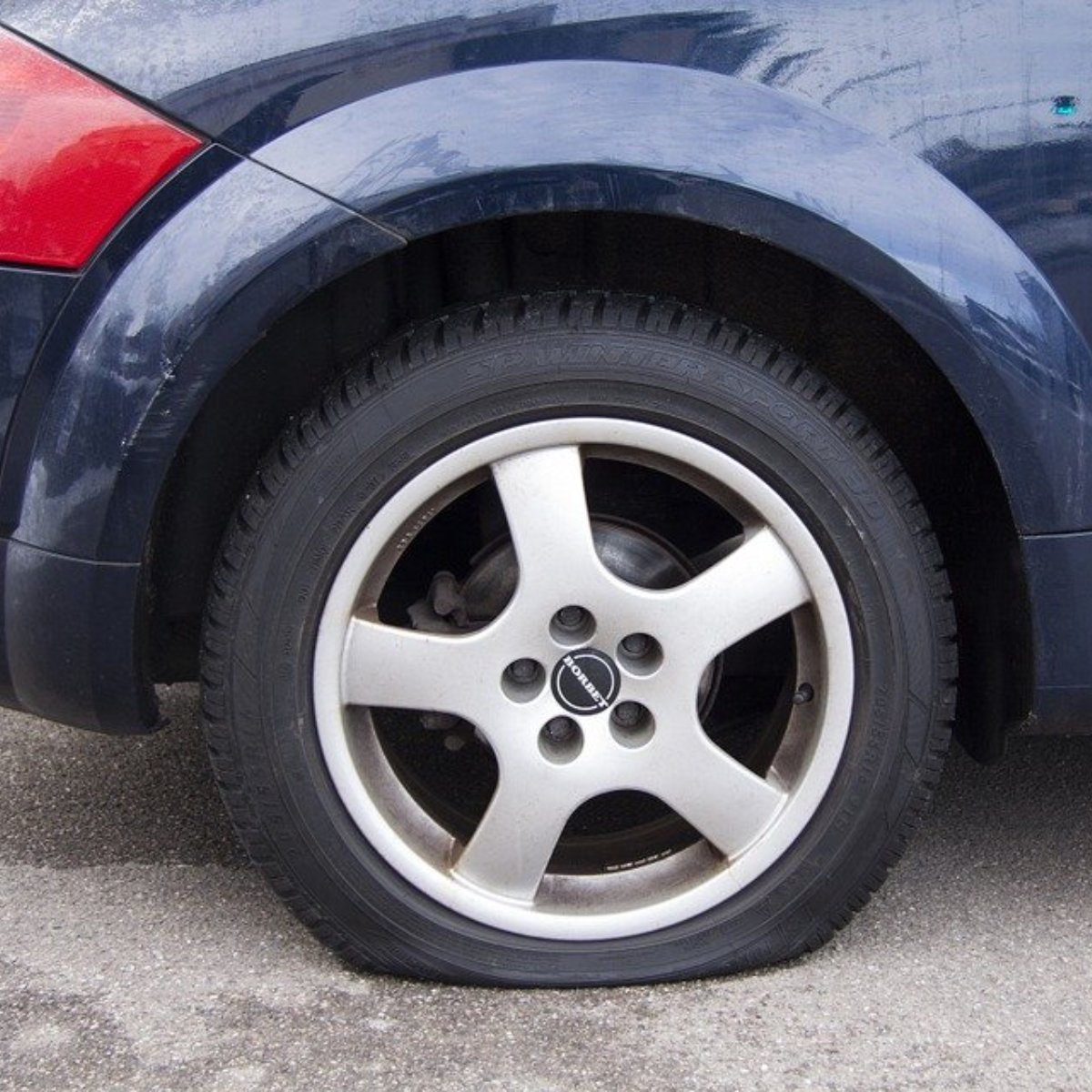 AusAutoRepair's tweet photo. Do you know what to do if you get a flat? Now is a great time to practice changing a tire so that you’re never left stranded. https://t.co/E0fDpJyp9l