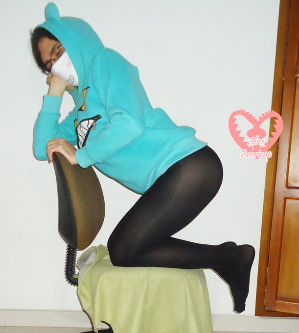 Me all bored trying to think on something fun to do uwu #sissy #ass #tights #pantyhosenation #pantyhosefashion
