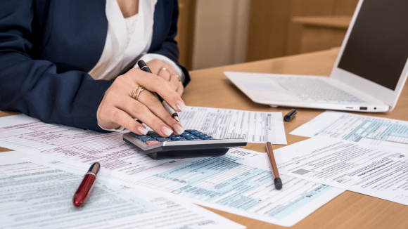 SegurosSoria's tweet photo. Renta: ¿qué seguros desgravan al realizar la declaración de la Renta? https://t.co/rsGwnC99tZ https://t.co/pa45U3gTdn