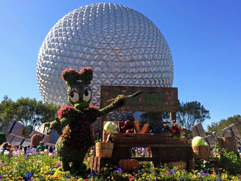 MousePlanning's tweet image. Another picture from a past year at the EPCOT International Flower &amp;amp; Garden Festival.

#WaltDisneyWorld #EPCOT #SpaceshipEarth #DaisyDuck #Flowers