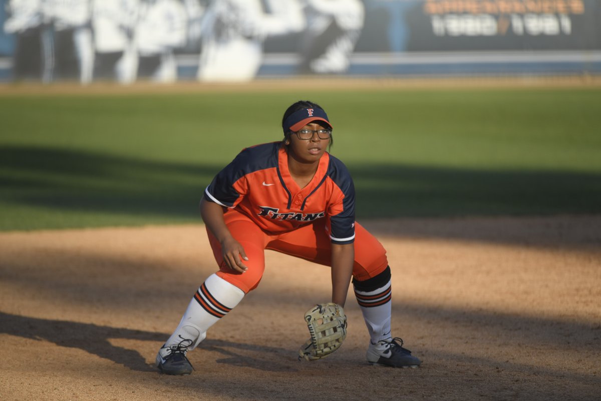 Fullerton_SB's tweet photo. Join us in wishing a very happy birthday to @hill_deshea! 🥳🎉 #TitanPride https://t.co/jIvqn4rBUP