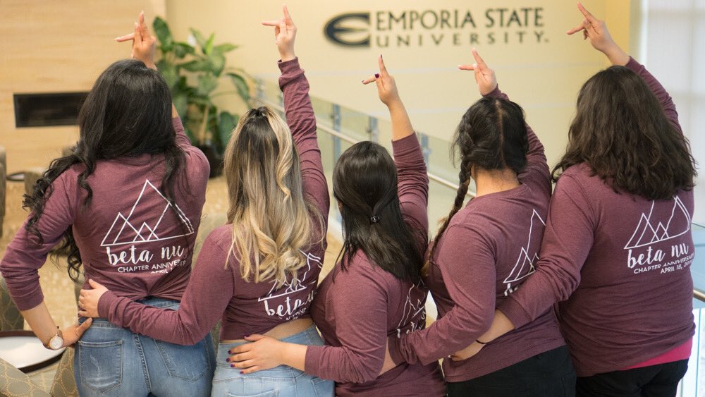 ESUKDChi's tweet photo. HAPPY 33rd BIRTHDAY, KDChi!🎉
This amazing sorority leads its sisters to develop leadership skills, achieve academic success, and strengthen the sisterhood🌹
College life is better when the sisters stick together✨🐧
#ΚΔΧ #FoundersDay #1987 #0406 #ouaoua #ProudPenguin https://t.co/RTila4ACoX
