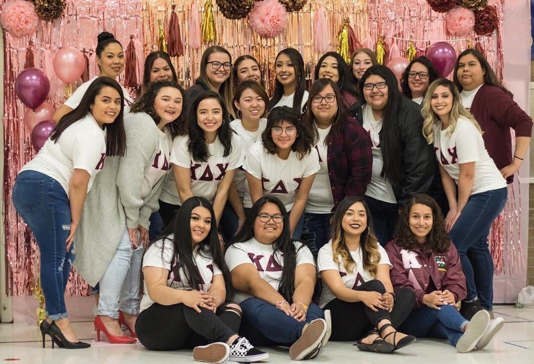 ESUKDChi's tweet photo. HAPPY 33rd BIRTHDAY, KDChi!🎉
This amazing sorority leads its sisters to develop leadership skills, achieve academic success, and strengthen the sisterhood🌹
College life is better when the sisters stick together✨🐧
#ΚΔΧ #FoundersDay #1987 #0406 #ouaoua #ProudPenguin https://t.co/RTila4ACoX