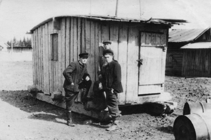 раскулаченные спецпереселенцы. спецпереселенцы на севере. нарымский край спецпоселенцы 30-е годы. спецпереселенцы. спецпереселенцы исторический факт.