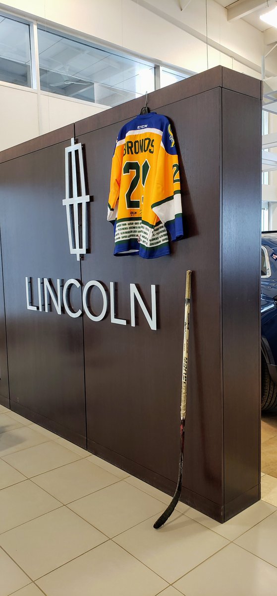 merlinyxe's tweet photo. We just wanted to take a little time to remember that it's the 2nd anniversary of the devastating Humboldt Broncos bus crash today. Thinking of all the families affected and sending love through these tough times. #greenshirtday https://t.co/SFUCoz7Etp