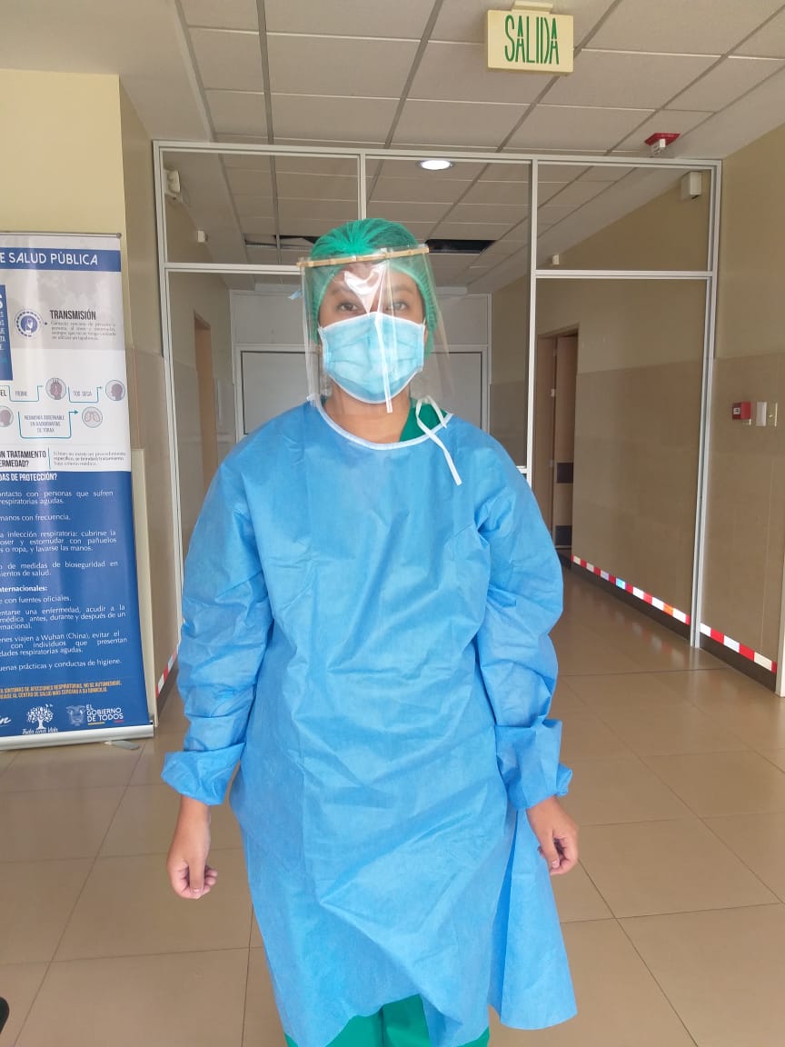 SiembraEP's tweet photo. #JuntosEcuador 🇪🇨 | En la adversidad sumamos esfuerzos💪 por quienes lo están dando todo. #EmergenciaSanitaria #Covid19Ec. Entregamos 100 protectores visuales para personal de salud de los hospitales del #MSP de Ibarra y Tulcán, y la Clínica Moderna en la capital imbabureña 👨‍⚕️🥼. https://t.co/zaICxvA0BB