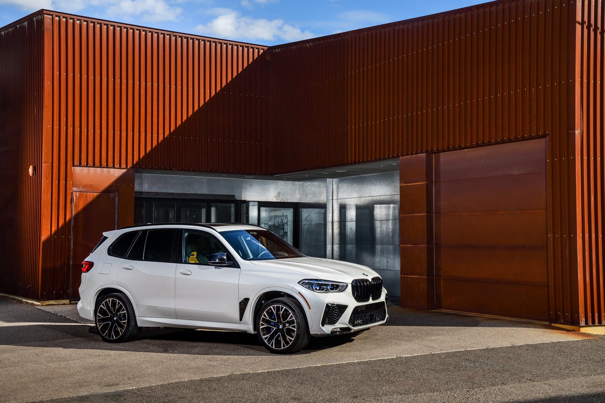 KenPanton's tweet photo. Is That A Race Car Disguised As An SUV In The Driveway..?
#BMWX5MCompetition #BMW #BMWX5 #StyleAutos
https://t.co/yp3NbNdVEH @BMWUSA @BMWUSAnews @BMWMotorsport https://t.co/TCL9GtPrCt https://t.co/NmRWybNk8L