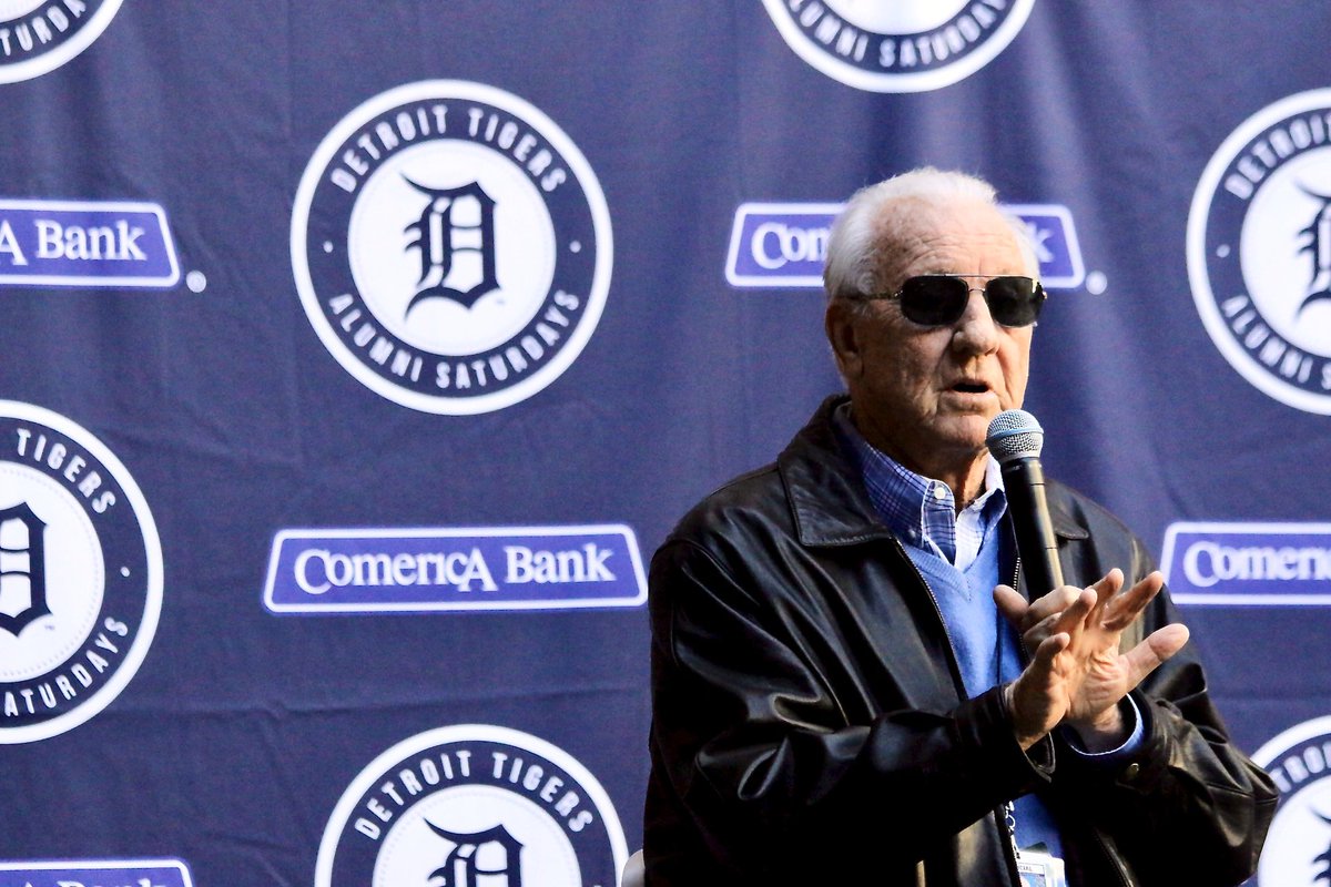 RoundingThirdMJ's tweet photo. Every time I've gone to Comerica Park the last few years, he was always there. Mr. Tiger. Al Kaline. He always made me smile. Seeing him at the park was oddly comforting. I'm sad that I didn't get to see him one last time this season. Rest in Power sir. My heart hurts. https://t.co/Iled1hmZOH