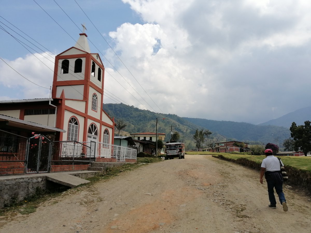 60hertzLatin's tweet photo. Energía para la educación e innovación rural. Visita realizada en el mes de febrero a la microred del resguardo indígena de MOSOCO, Cauca - Colombia #microredes #generacióndistribuida #softwaredemantenimiento https://t.co/cF3aXreOUx