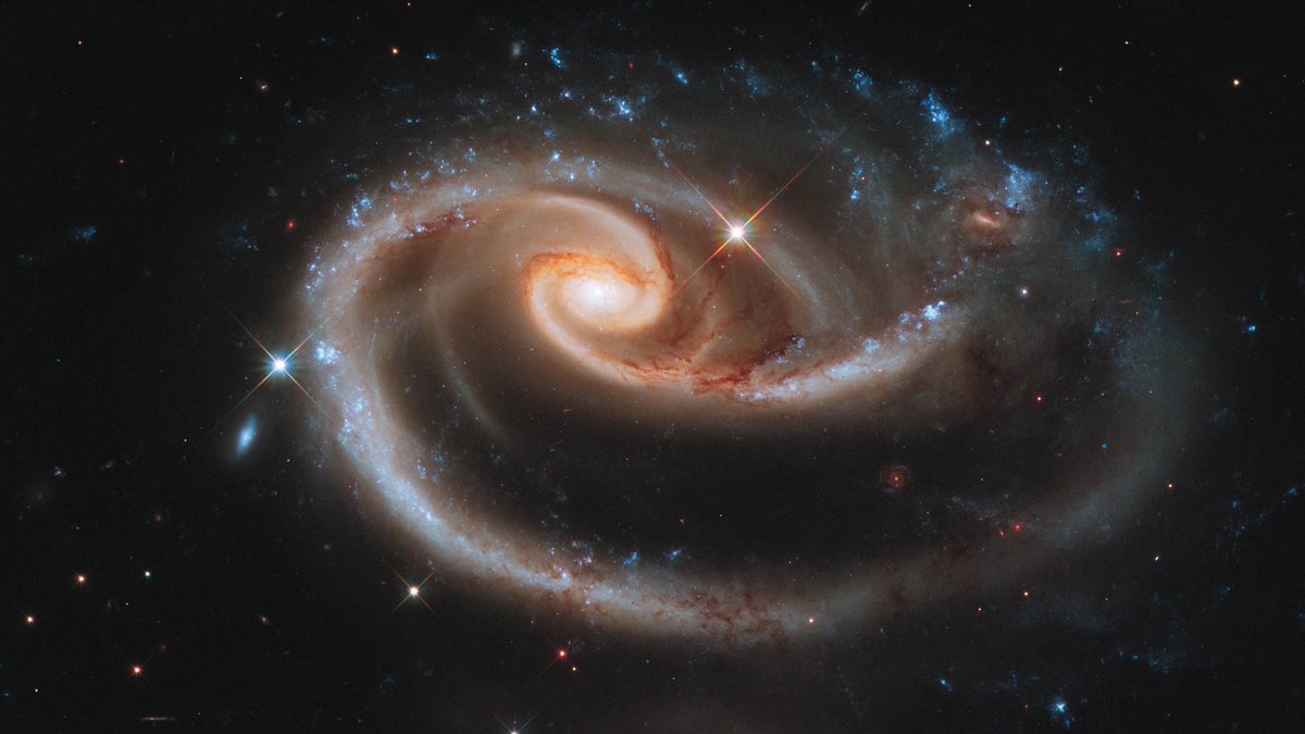 EmosSpace tweet picture