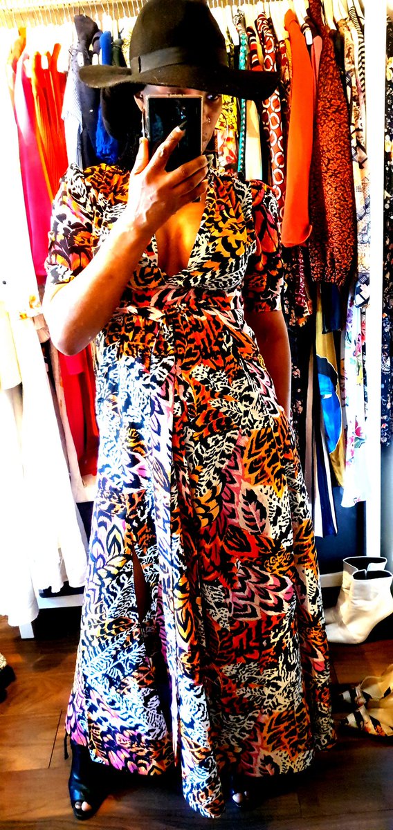 stylebysharonjp's tweet photo. This dress is by &amp;otherstories and it was reduced from £99 to £27. I love the vibrant print and the design.
#summerdress
#maxidress
#summerprint https://t.co/aiATJe3XlM