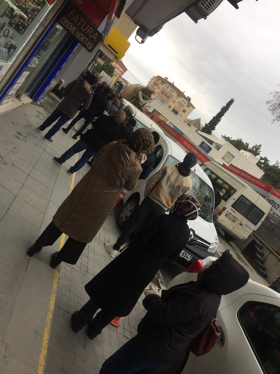 Gebze'de ürküten görüntüler.. Metrelerce kuyruk oluştu