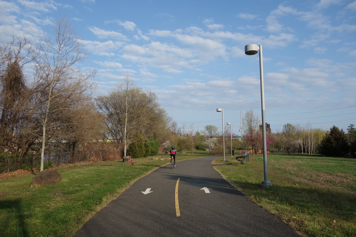 Top five not-so-crowded Philly trails that people should go discover  #onthecircuit and  #eastcoastgreenway: 1/5 -  @SchuylkillBanks Crescent Trail