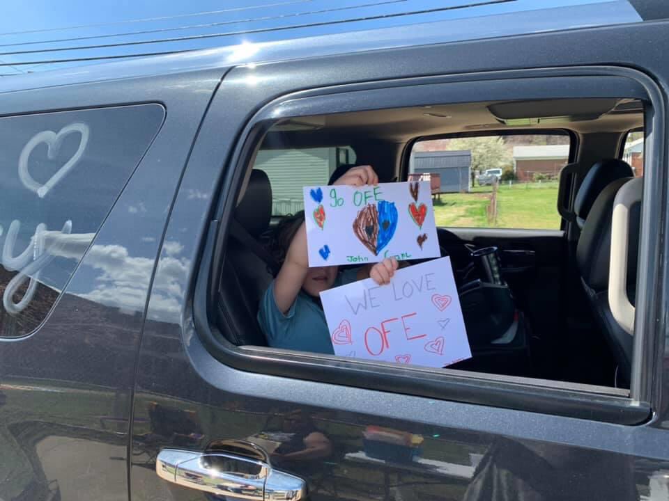 OldFortElem's tweet photo. Lunch, learning packets and mini teacher parade was a success @OldFortElem We saw (from a distance) lots of smiling faces. We love and miss all of our students and families @McDowell590 #oldfortpride https://t.co/onwy5qzQKB