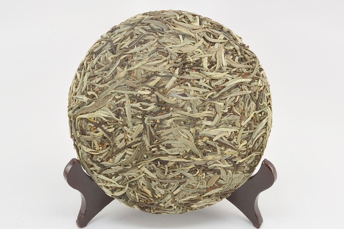 sevencups's tweet photo. White Dragon Whiskers (Bai Long Xu) sheng puer's slow air-drying creates a particularly smooth flavor reminiscent of a white tea, while retaining puer's depth and complexity. The 2016 cake is 20% off all April. https://t.co/IUIVpRz7C3 #tea #teatime #puer #whitetea #puercake https://t.co/Pa1I4vYC7O