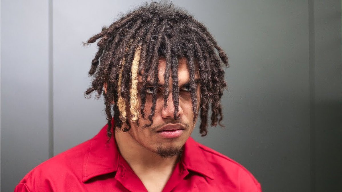 DigzOriginal's tweet image. 4 : Rounhaa :

Avec déjà 2 projets à son actif, Rouhnaa a prouvé qu’il était capable de beaucoup. Il peut passer d’un son à la pointe du turn up à des sons mélancoliques. Sa détermination plus que flagrante nous laisse penser que nous ne sommes pas au bout de nos surprises.