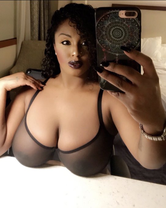 I&rsquo;m waiting for you ...😼 https://t.co/NW85viVuT5 #Throwback #onlyfans https://t.co/WdBO7n86VI<a href="/tag/throwback"class="tags"><span>#throwback</span></a><a href="/tag/onlyfans"class="tags"><span>#onlyfans</span></a>