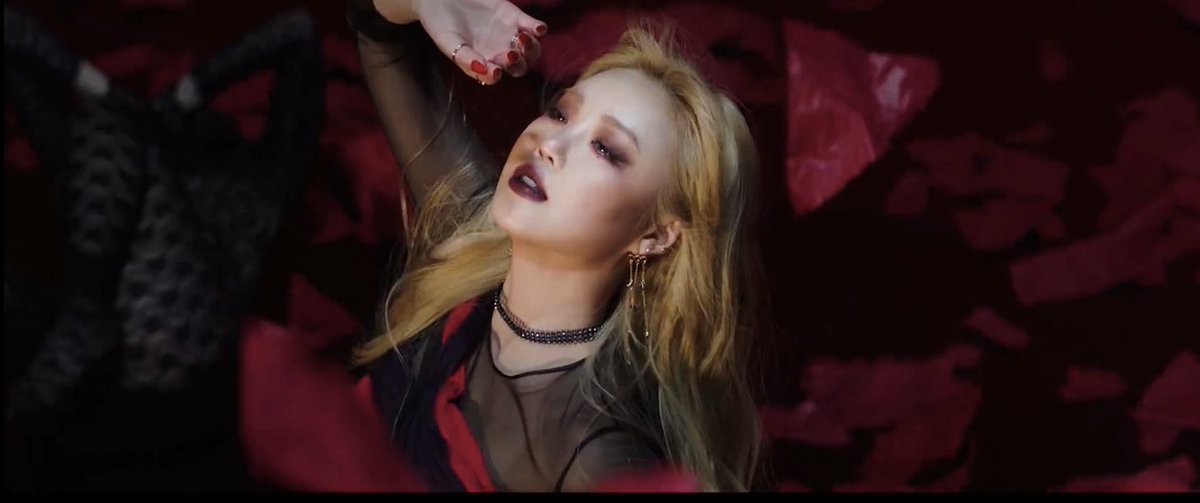 fuck it::here’s a thread of everything visually captivating in (g)i-dle’s new comeback because i have nothing better to be doing #OhmygodOutNow  #GIDLE_OMG  