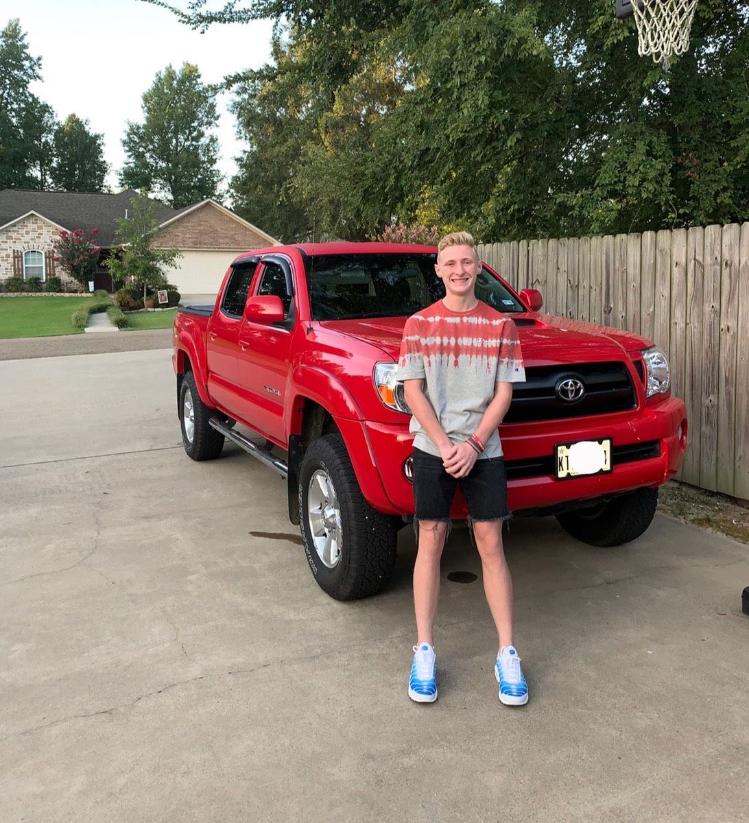 Pewitt_CISD's tweet photo. #ClassOf2020 Senior Spotlight: Remington Perry

Remington is a member of our tennis and cross country teams. He is FFA President, Student Council Secretary, National Honor Society Secretary , and Senior Class Vice President. He is also on the yearbook staff. https://t.co/WzRM2J0hdo