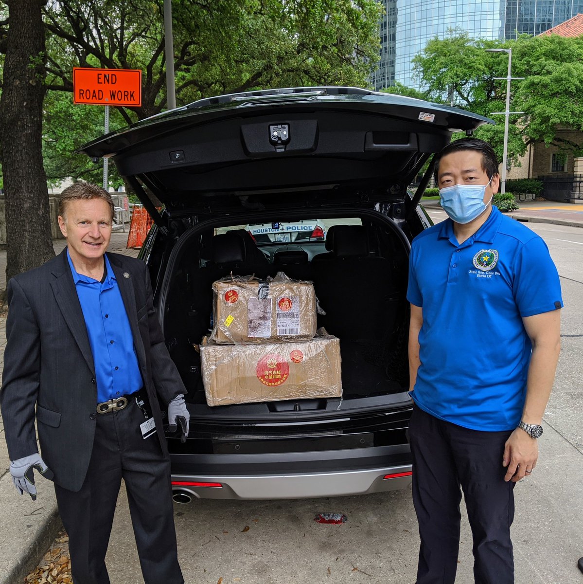 GeneforTexas's tweet photo. I dropped off 400 badly needed KN95 masks to the city today. The masks are courtesy of the Chinese American community through the American Shanxi Development Association.

This will help us keep city testing centers open during the #COVID19 crisis.

Houston thanks you! https://t.co/pWu69HwcfV