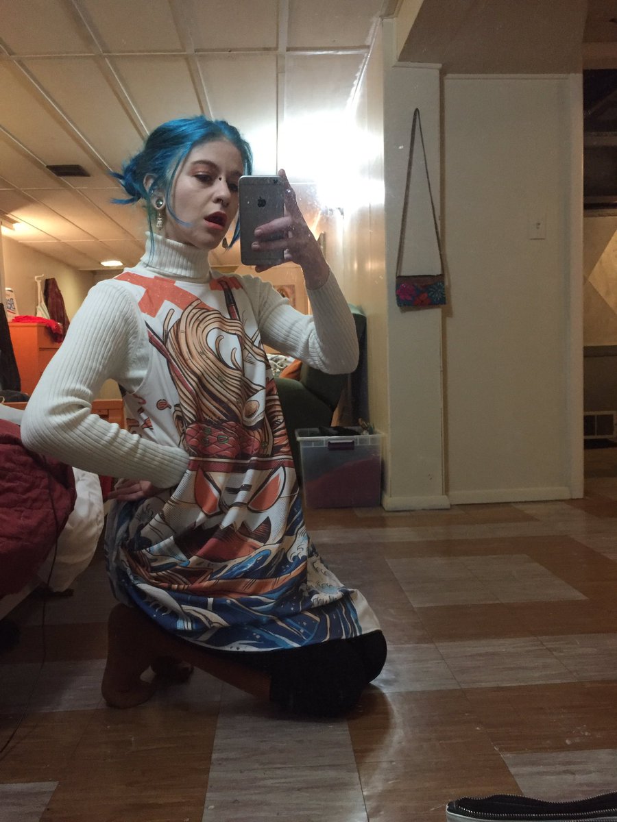 Graveyard_hoe's tweet photo. Birthday dress 🌊🍜 https://t.co/I9h2tKspyR