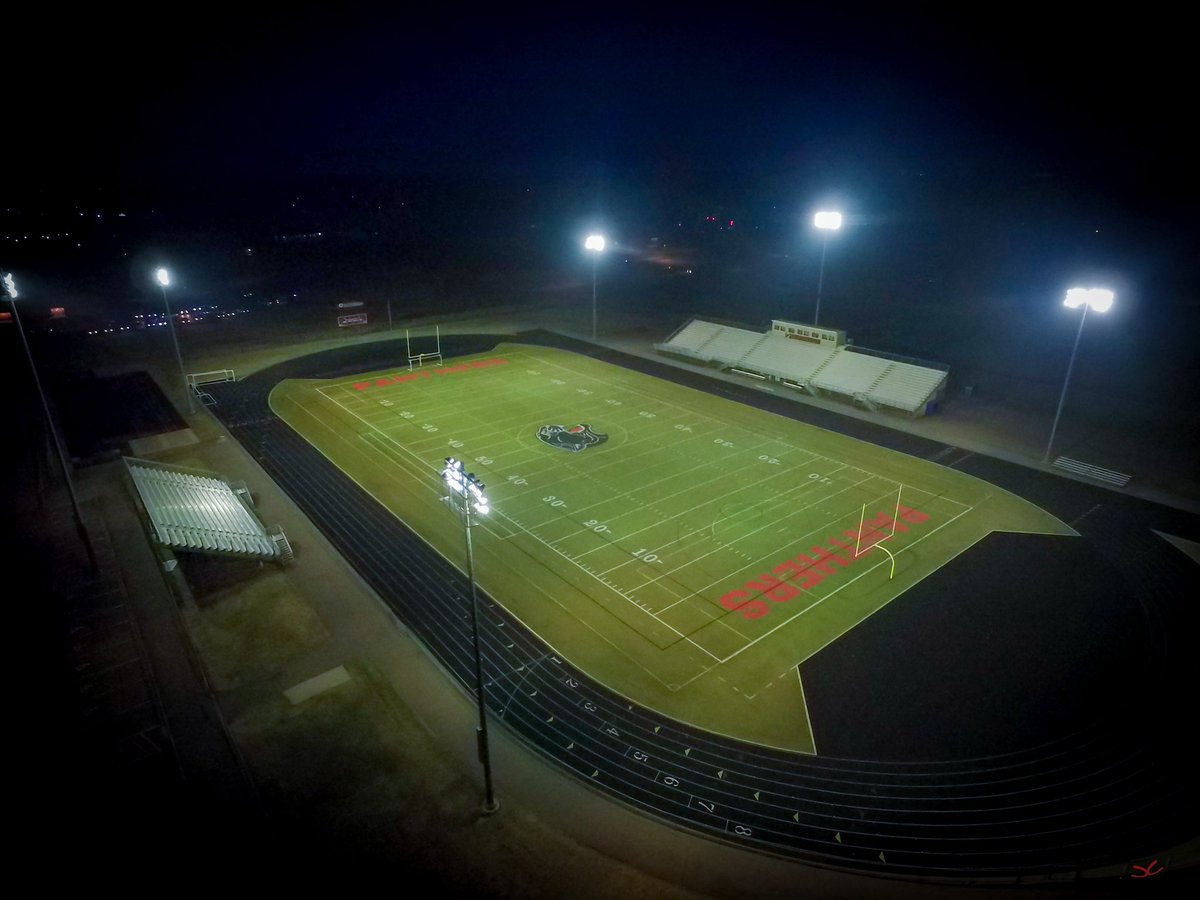 11cochrane's tweet image. Here are a few shots I took tonight at Lakeville North. In one photo you can see South’s lights in the distance. #BeTheLightMN