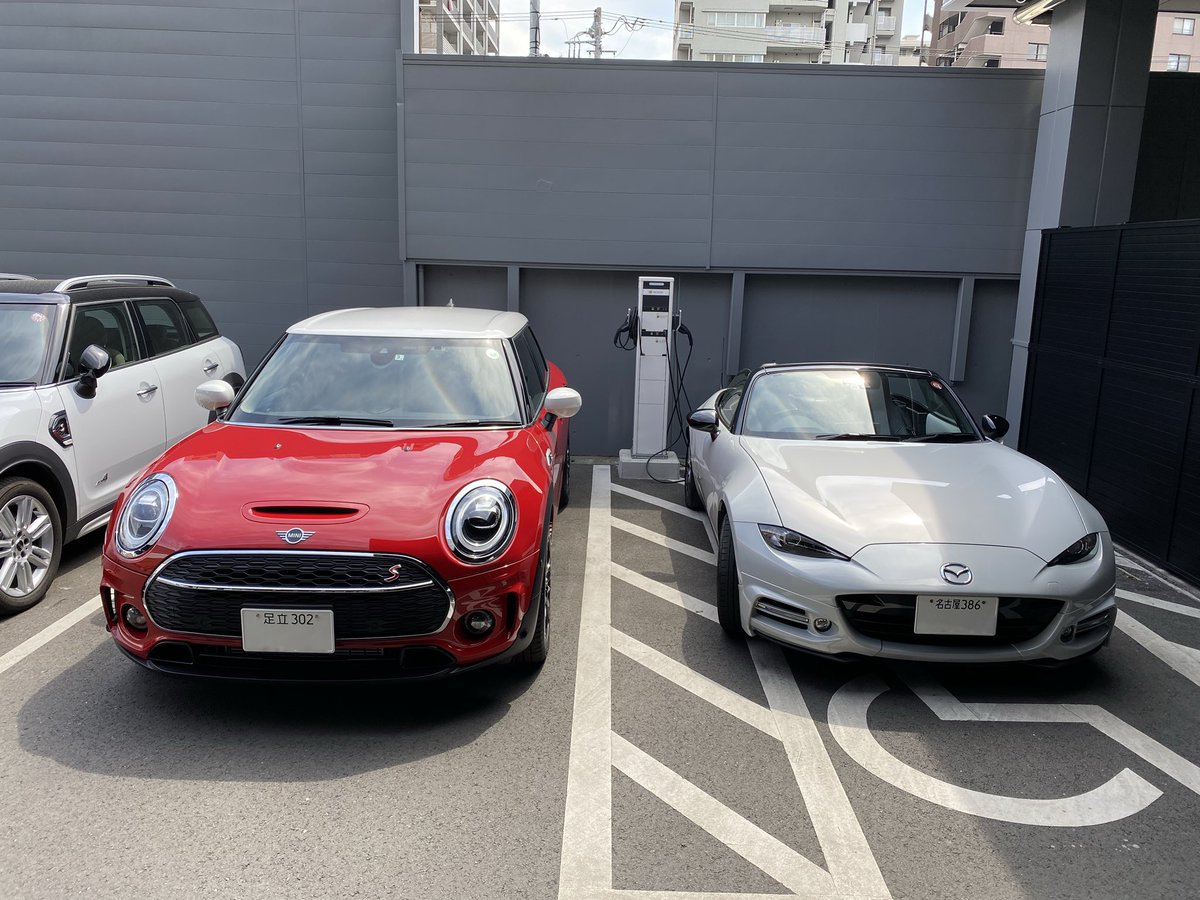 わさお 釣り車から釣り車に乗り換えました ミニクラブマン ロードスターより遥かにでかいけど安全運転で頑張ろ ディーラー入って身障者用駐車場に案内されたのは少し気が引けたけどね