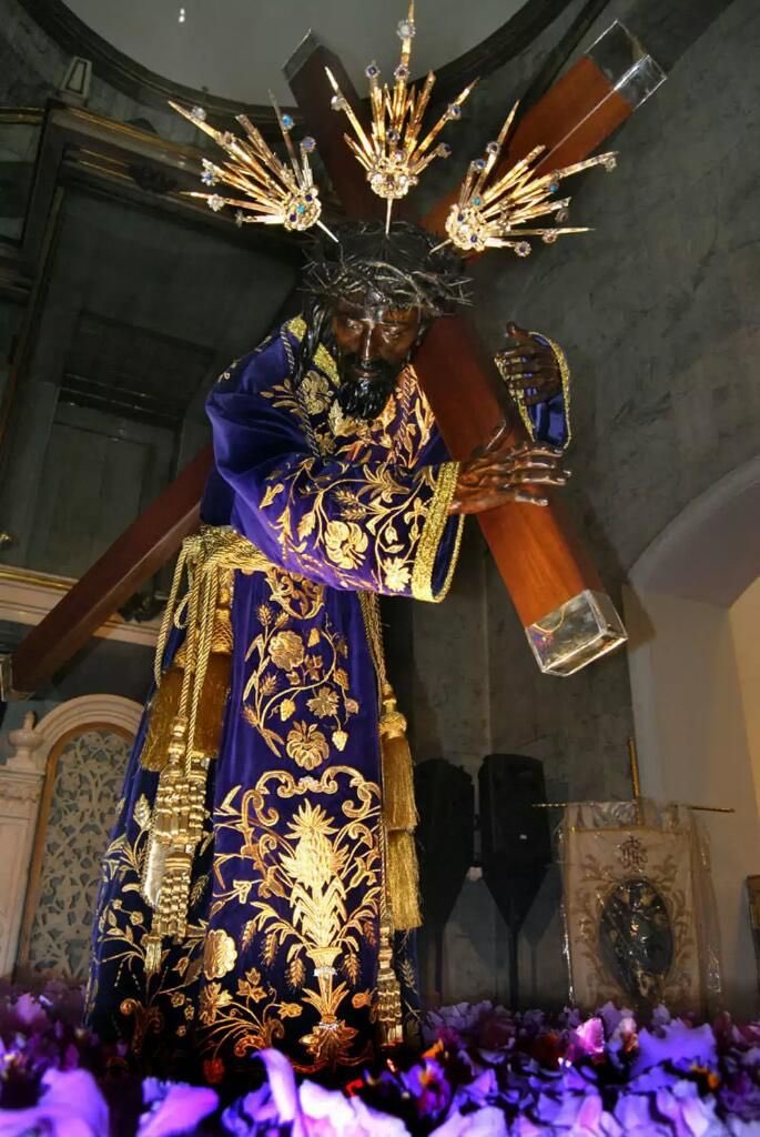 PadreJosePalmar's tweet image. Este MIÉRCOLES SANTO vamos a difundir la imagen del Nazareno de San Pablo por las redes sociales masivamente. Será para alabar a Jesús de Nazaret y también para expresar pacíficamente nuestro desacuerdo por la negación del narcorégimen a su salida por las calles en el papamóvil.