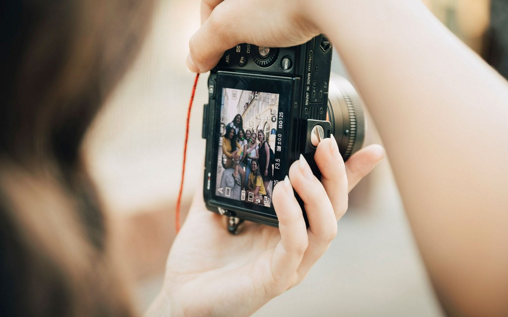 TravelLeisure's tweet photo. These Free Photography Courses Will Help You Perfect Your Skills While You're Bored at Home https://t.co/7wupR7CuO0 https://t.co/WdvWUUtd4g