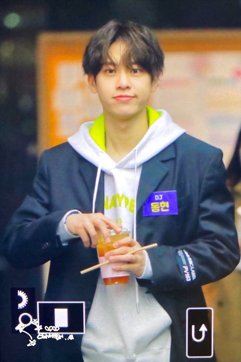 ultabcix's tweet photo. ????? now are they twinning fr https://t.co/4IJCGjVJFL
