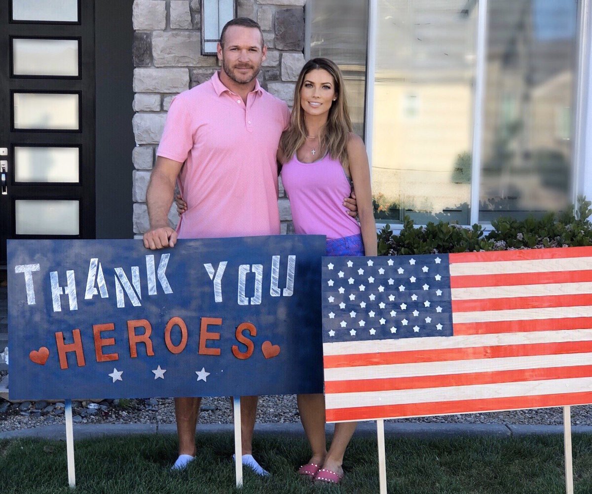 BUrlacher54's tweet photo. We like to give a BIG thanks to all the essential workers who are continuing to work through this challenging time. Thanks to @loweshomeimprovement for all the work they are doing in the community.  With their help, we’re making a $10,000 donation to Phoenix Children’s Hospital https://t.co/UUQcOros4U
