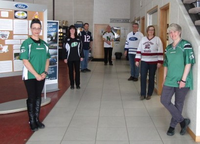 cropper_motors's tweet photo. #jerseysforhumboldt our thoughts are with you all. #SocialDistance 🏒
Keep safe out there. https://t.co/rO427G0Uyt