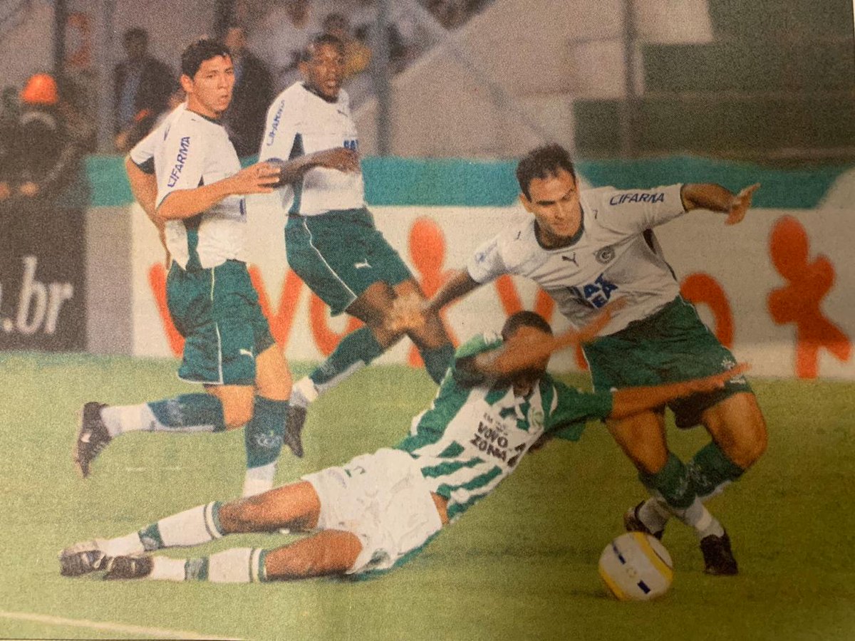 leodevanir's tweet photo. Parabéns ao @goiasoficial, equipe que defendi nas temporadas 2006 e 2007.

Foi uma honra poder fazer parte deste gigantesco clube! #Gec77anos #Esmeraldino 🇳🇬 #GreenDay🟢 https://t.co/YwlmpAW9d6